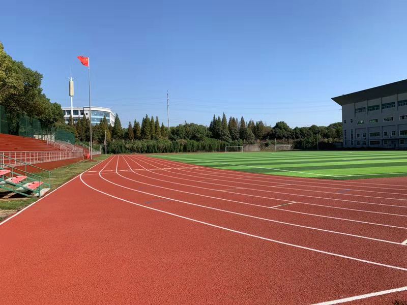 東華理工大學(xué)廣蘭校區(qū)田徑場改造工程圓滿竣工